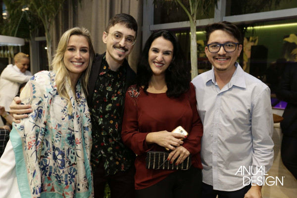 Ana Paula Munhoz, Ricardo Machado, Gabriella Saback e Jefferson Castro